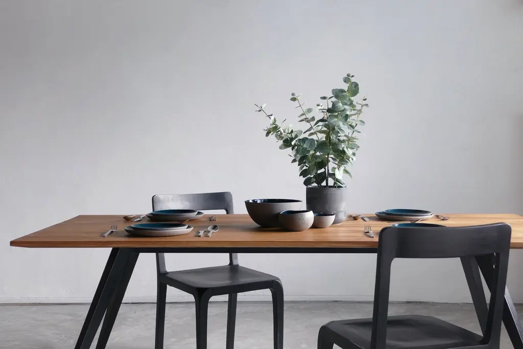 Elegant Table (140 厘米)
